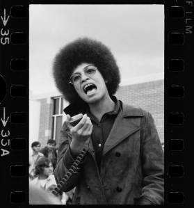 012_angela_davis_theredlist